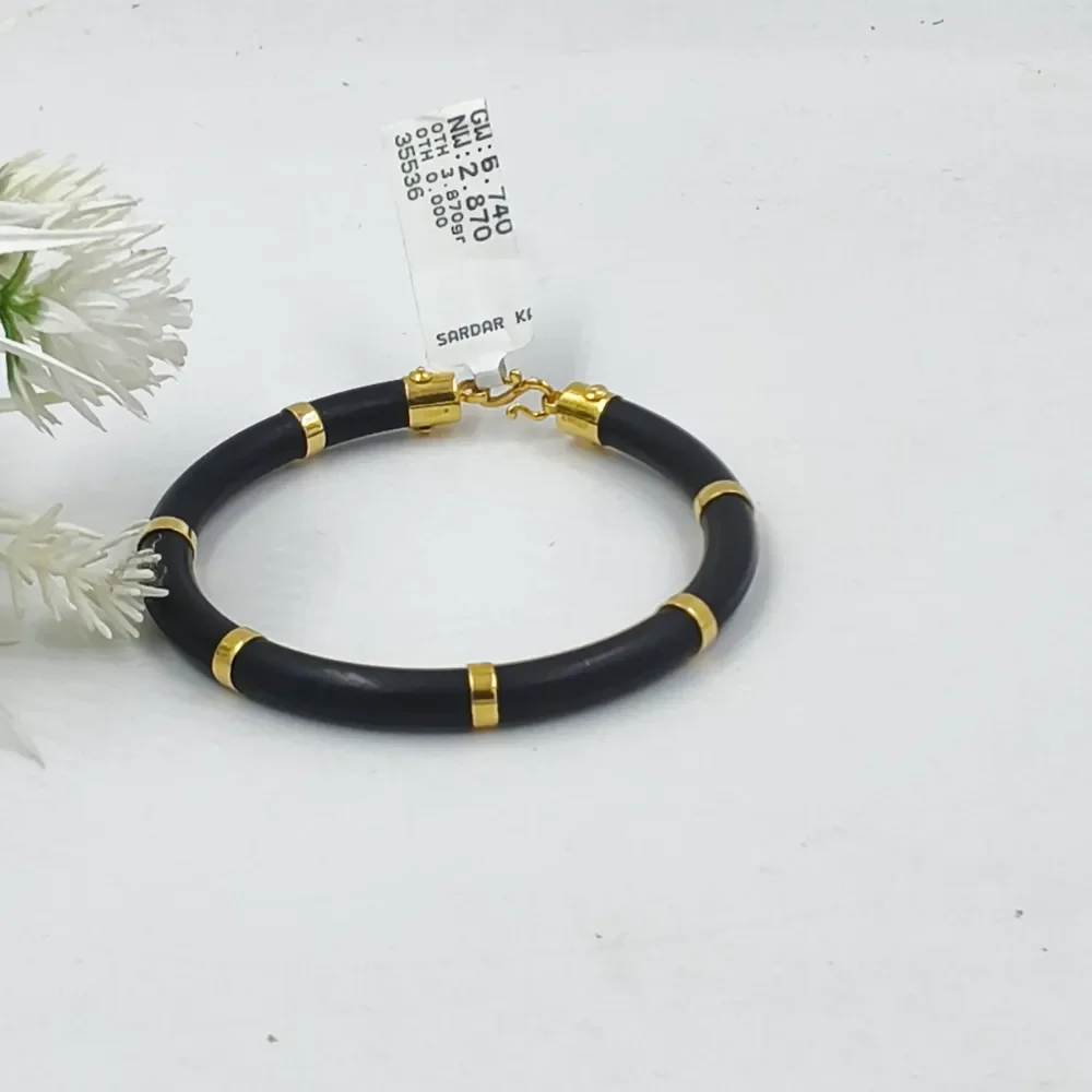 Black tube plain