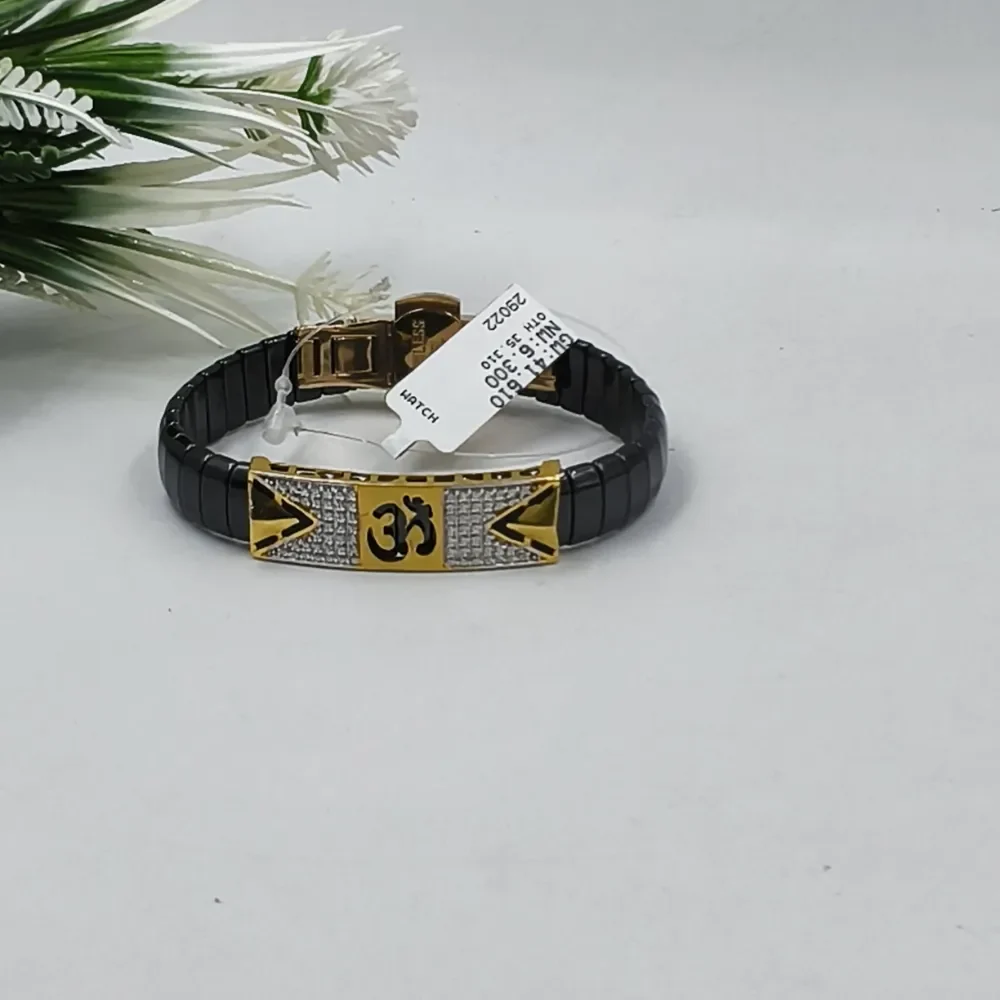 om watch type Bracelet