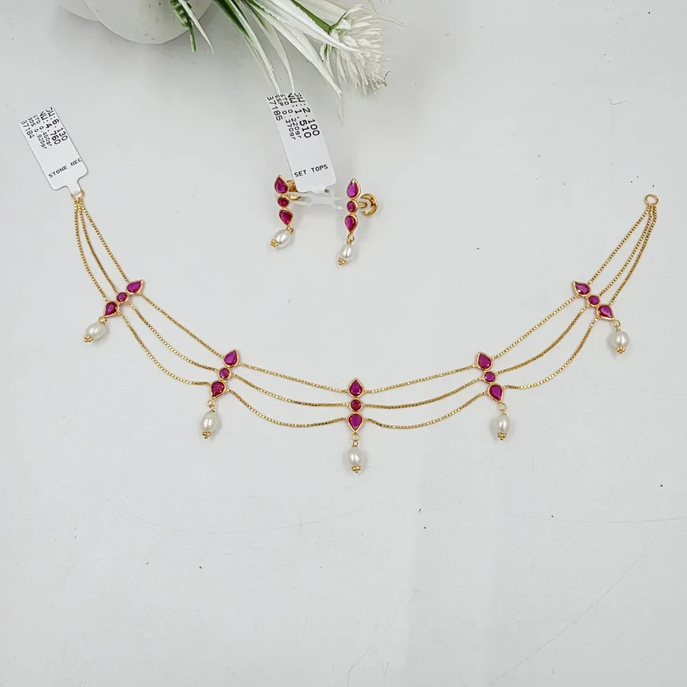 Red step string necklace with tops