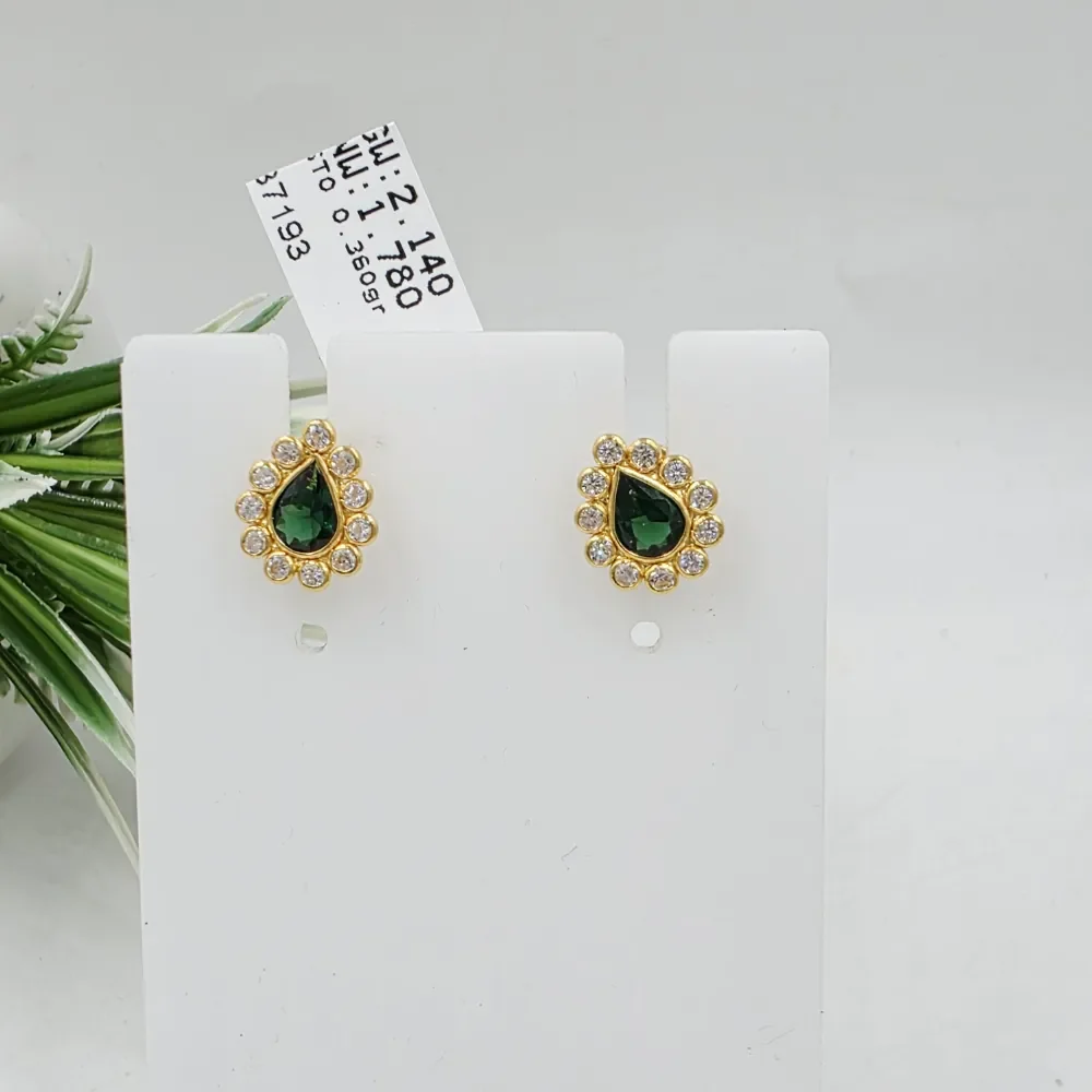 Green stud