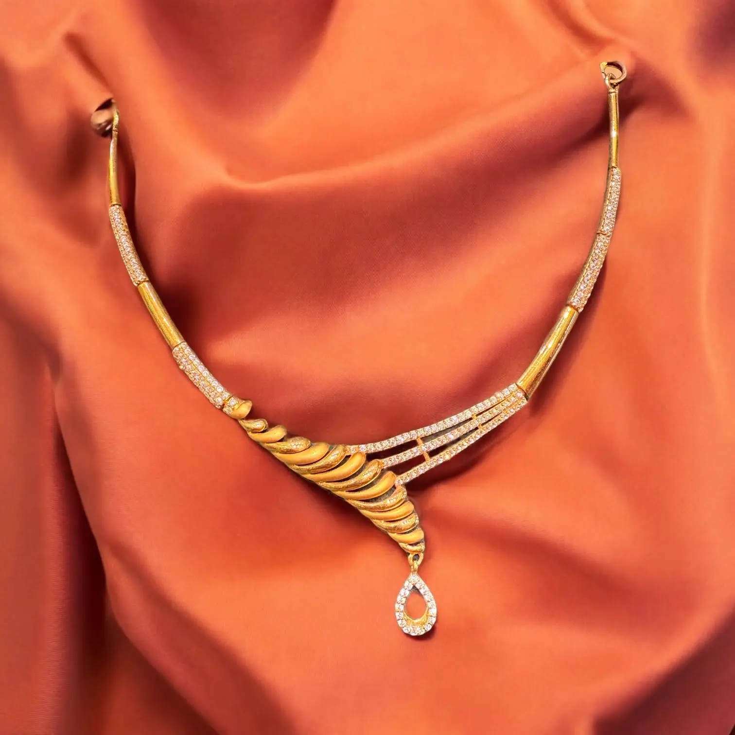 La Posh Casting Necklace