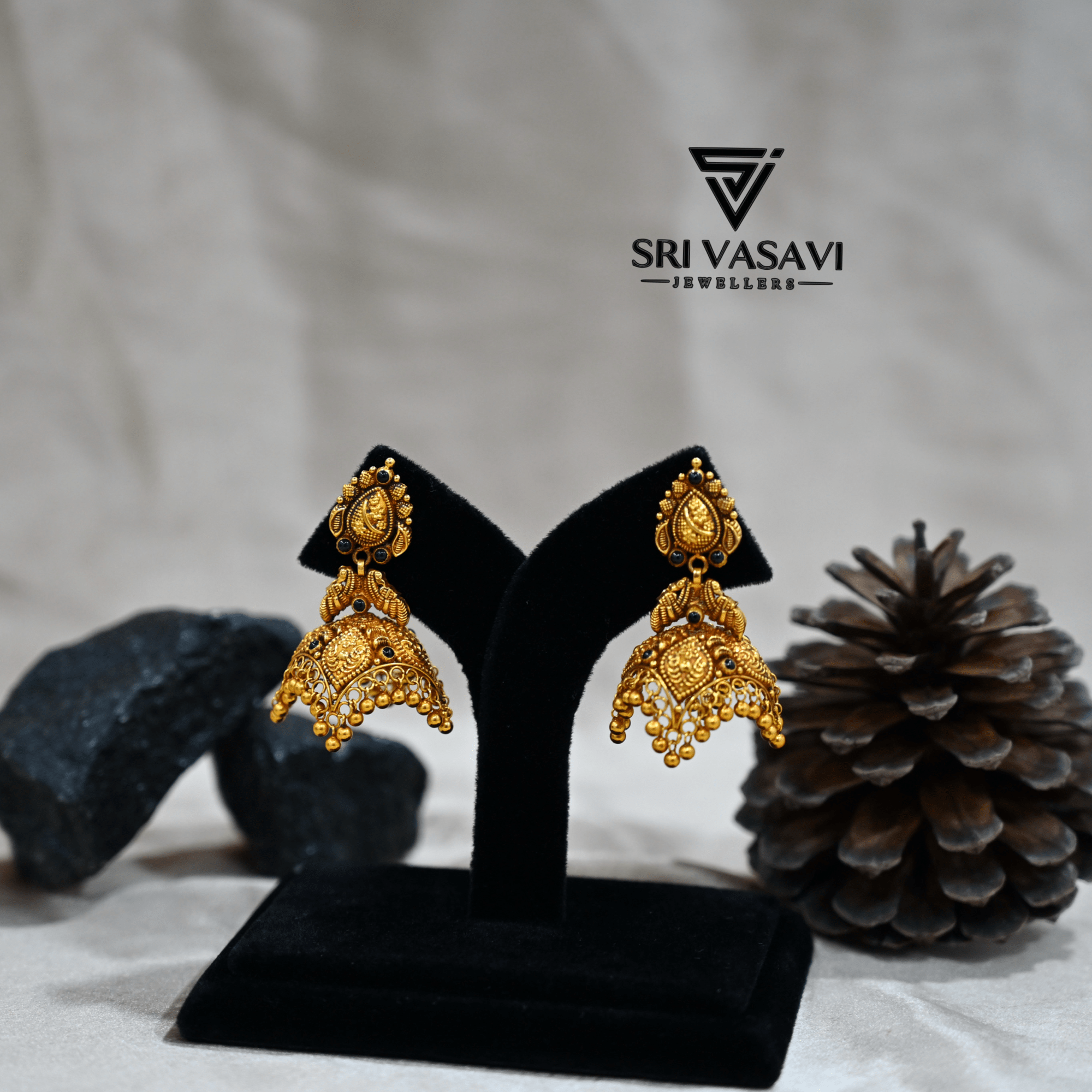 Antique jumki