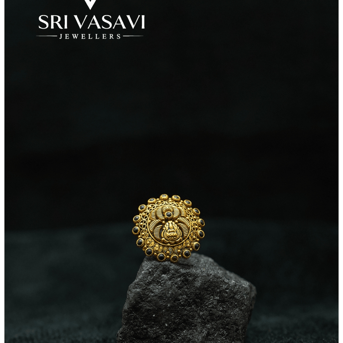 Emerald Lakshmi ring