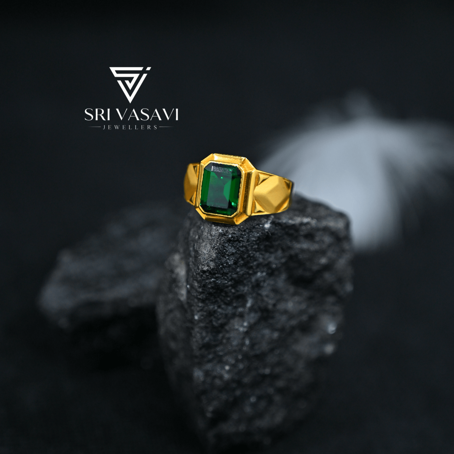 Fancy green navarathna ring