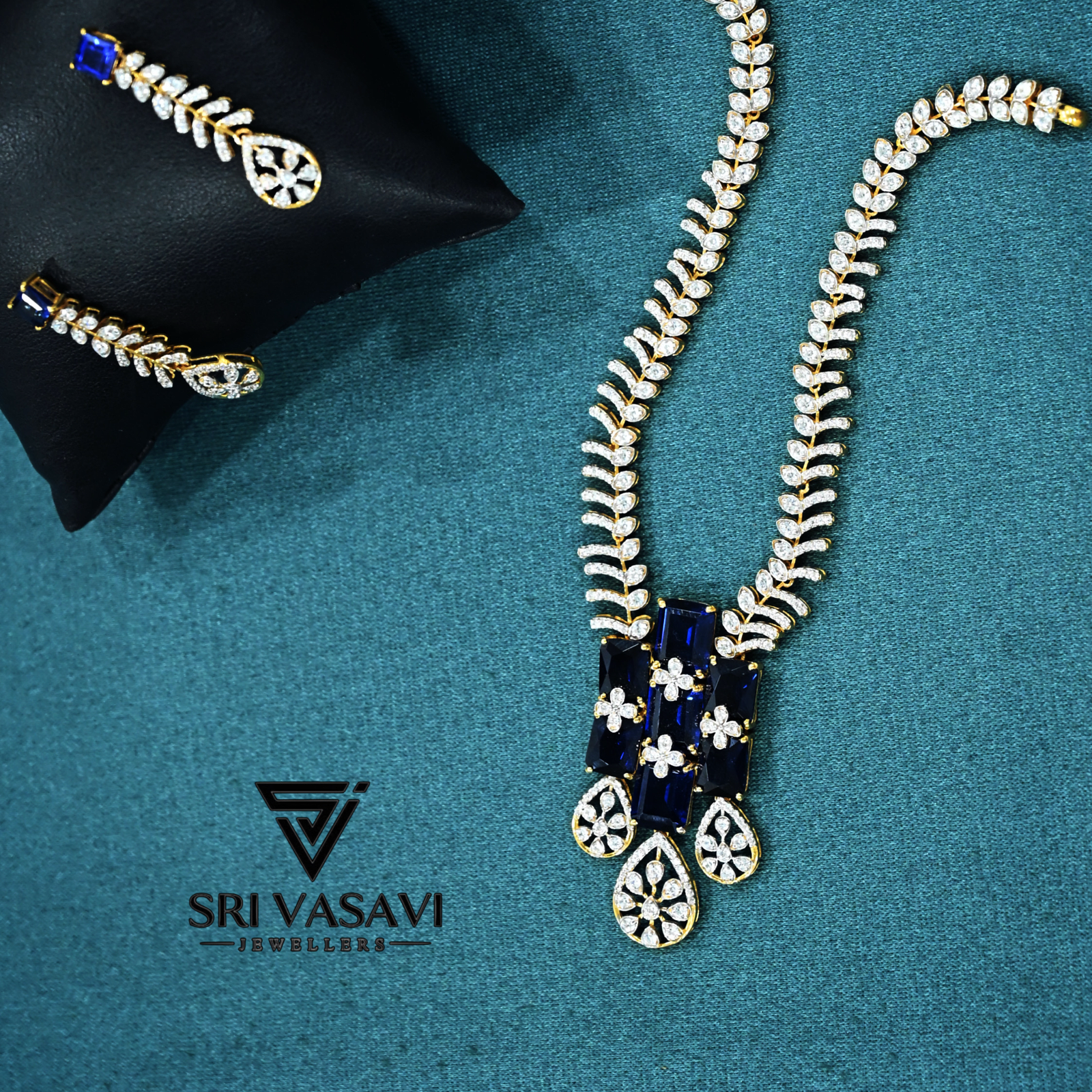 Fancy necklace set