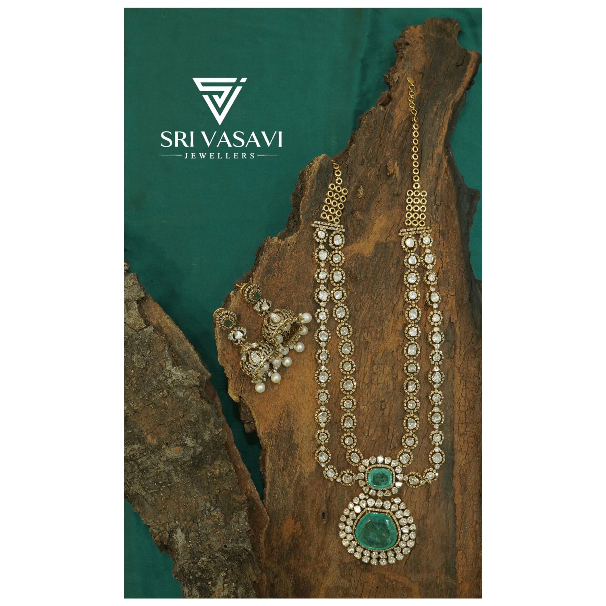 Elegant emerald and diamond necklace set