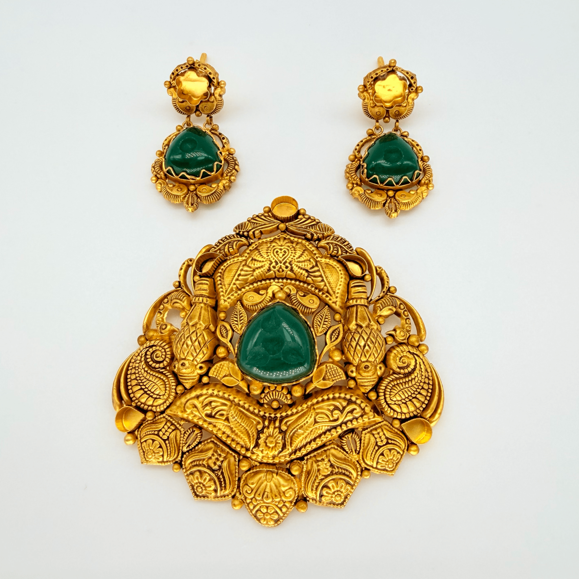Pendent Set