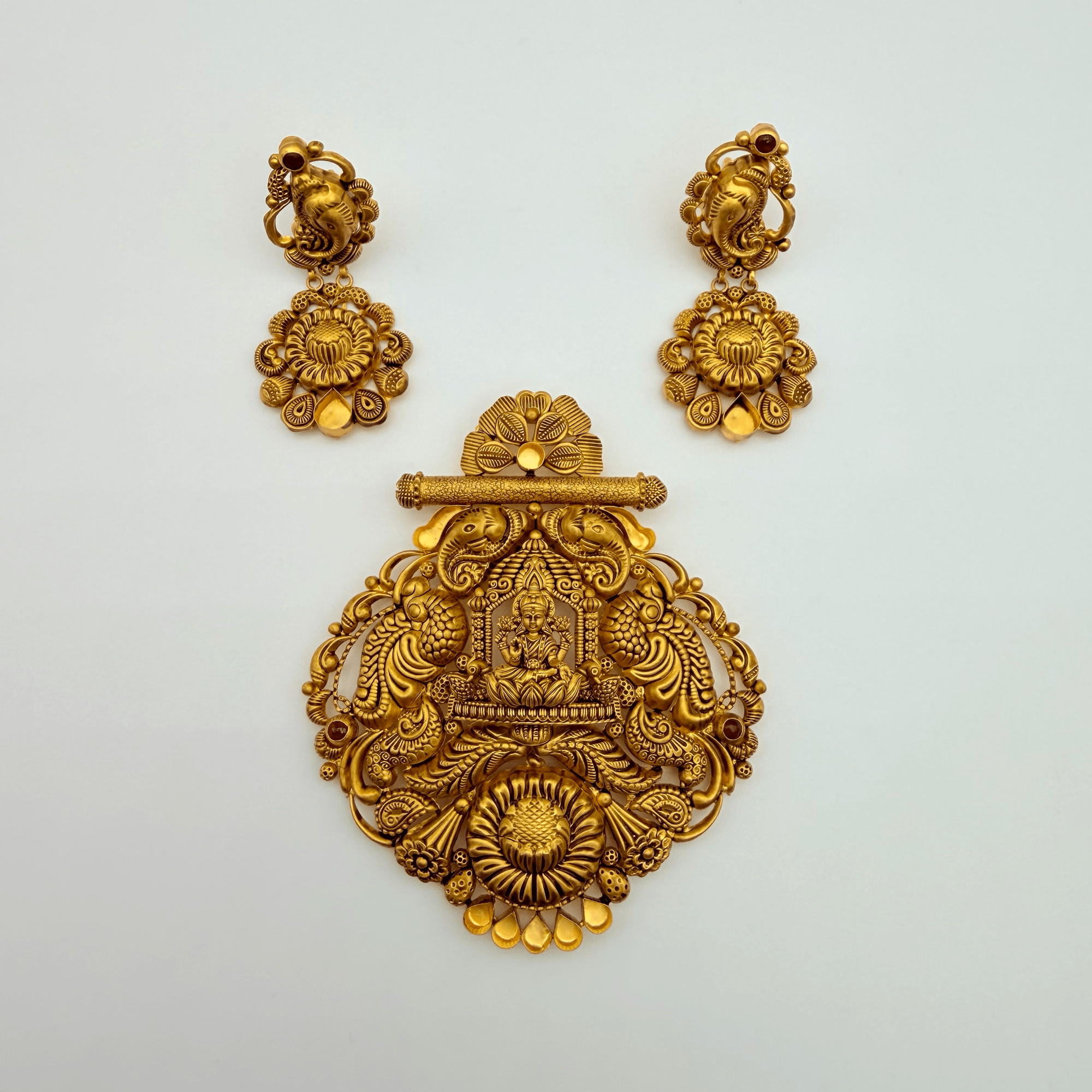 Pendent Set