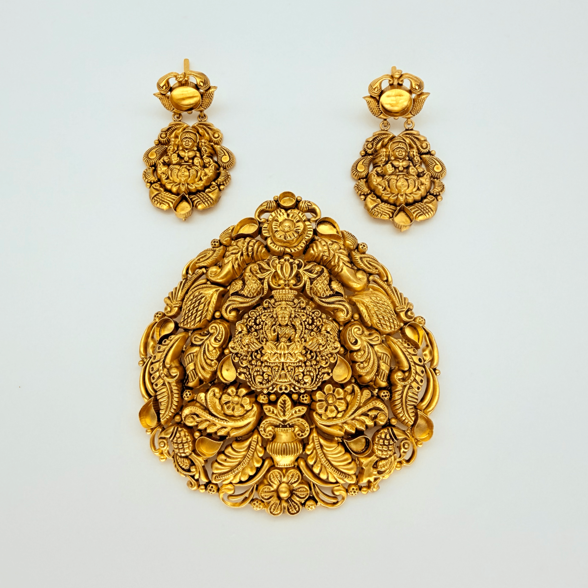 Pendent Set