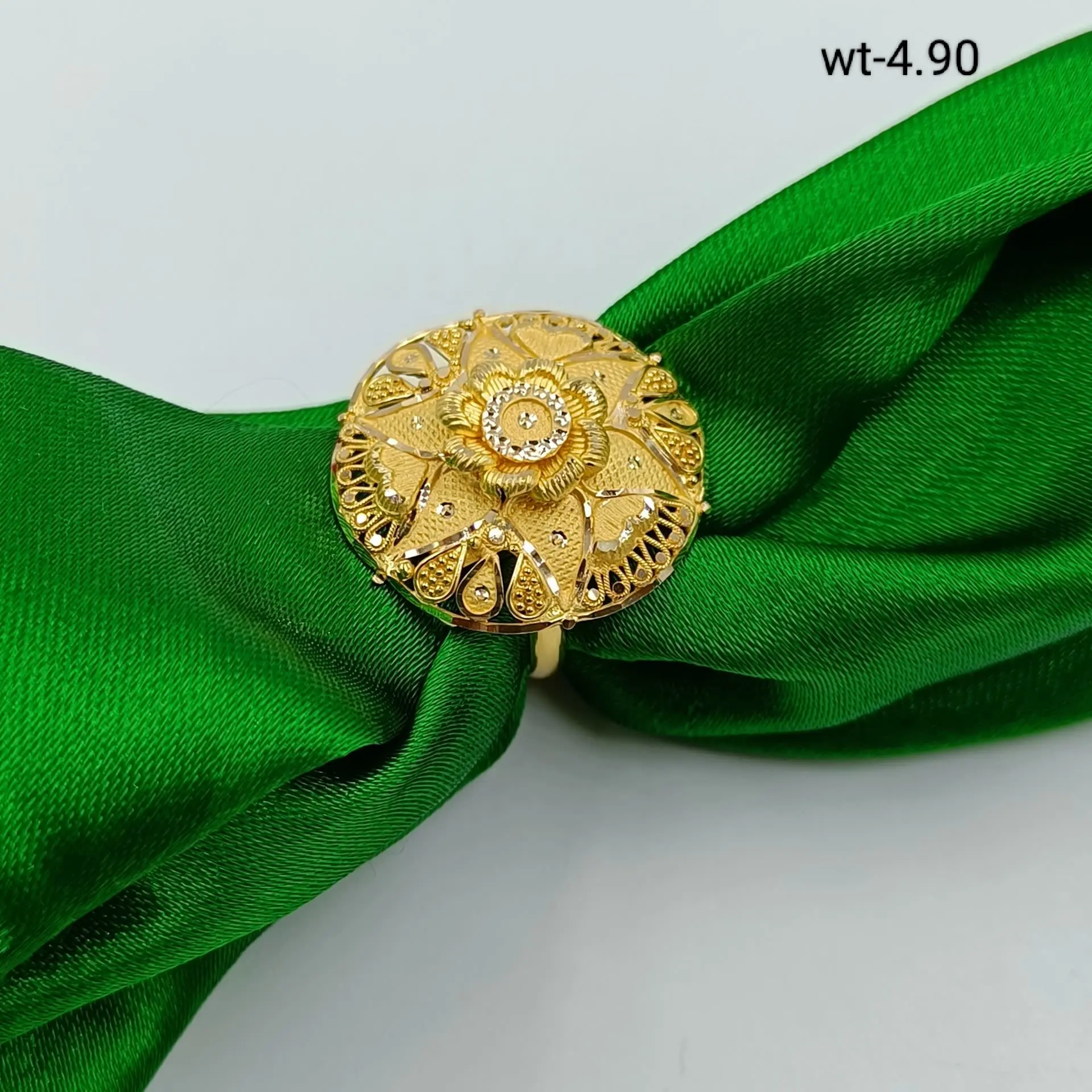 Round Lodge Ring