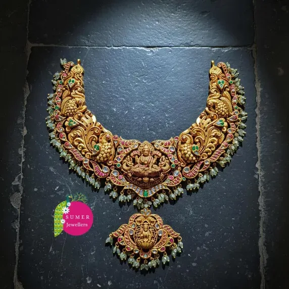 TRADITIONAL NECKLACE