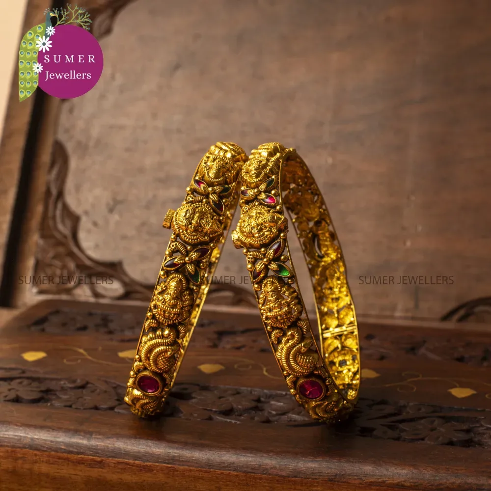 BANGLES