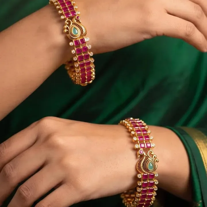 ROYAL BANGLES