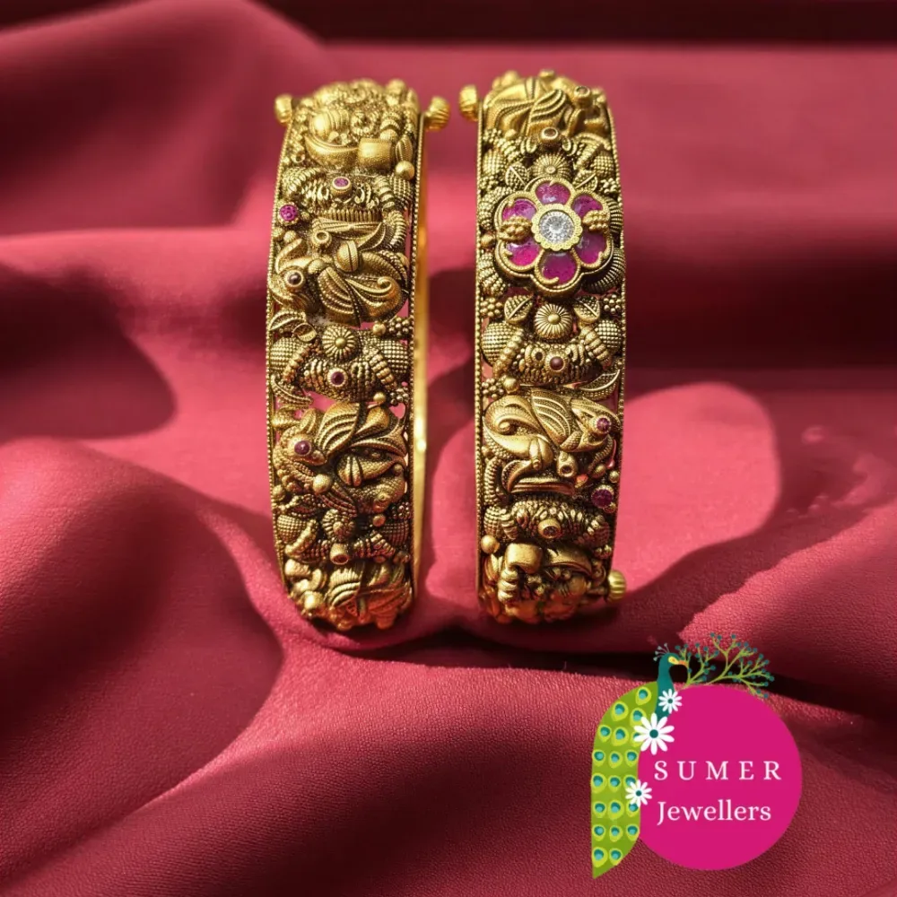BANGLES