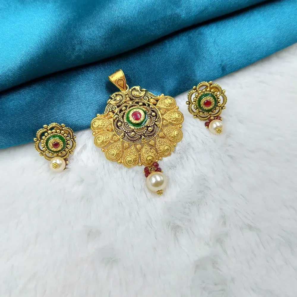 Pendant Set
