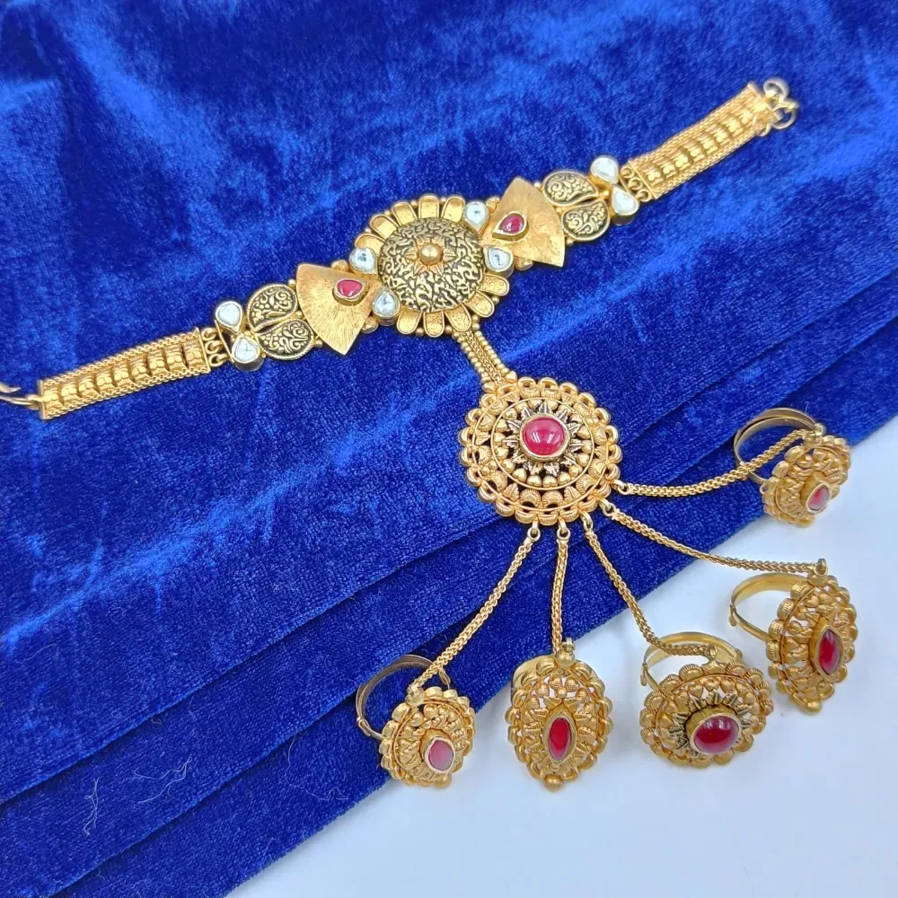 Antique Hathful