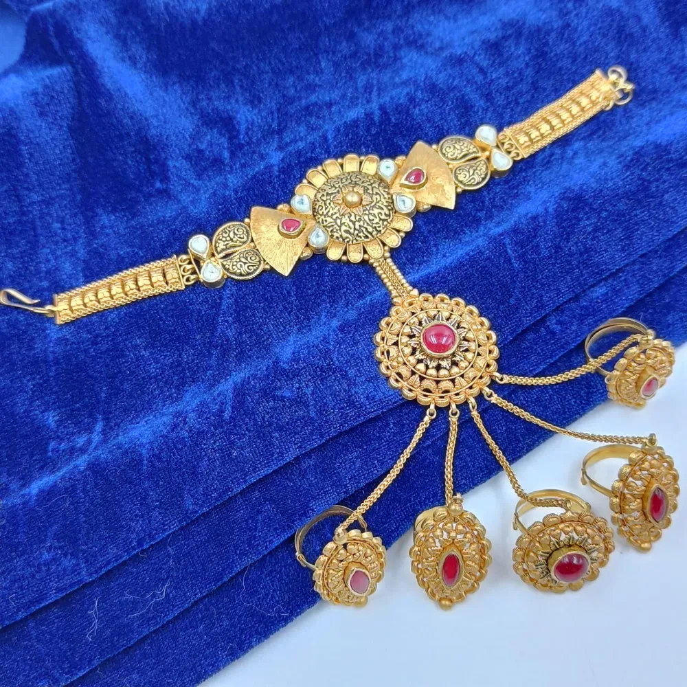 Antique Hathful