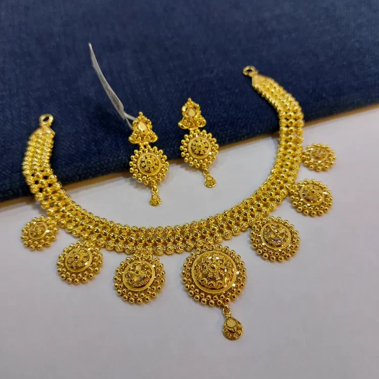 Style Gold Necklace