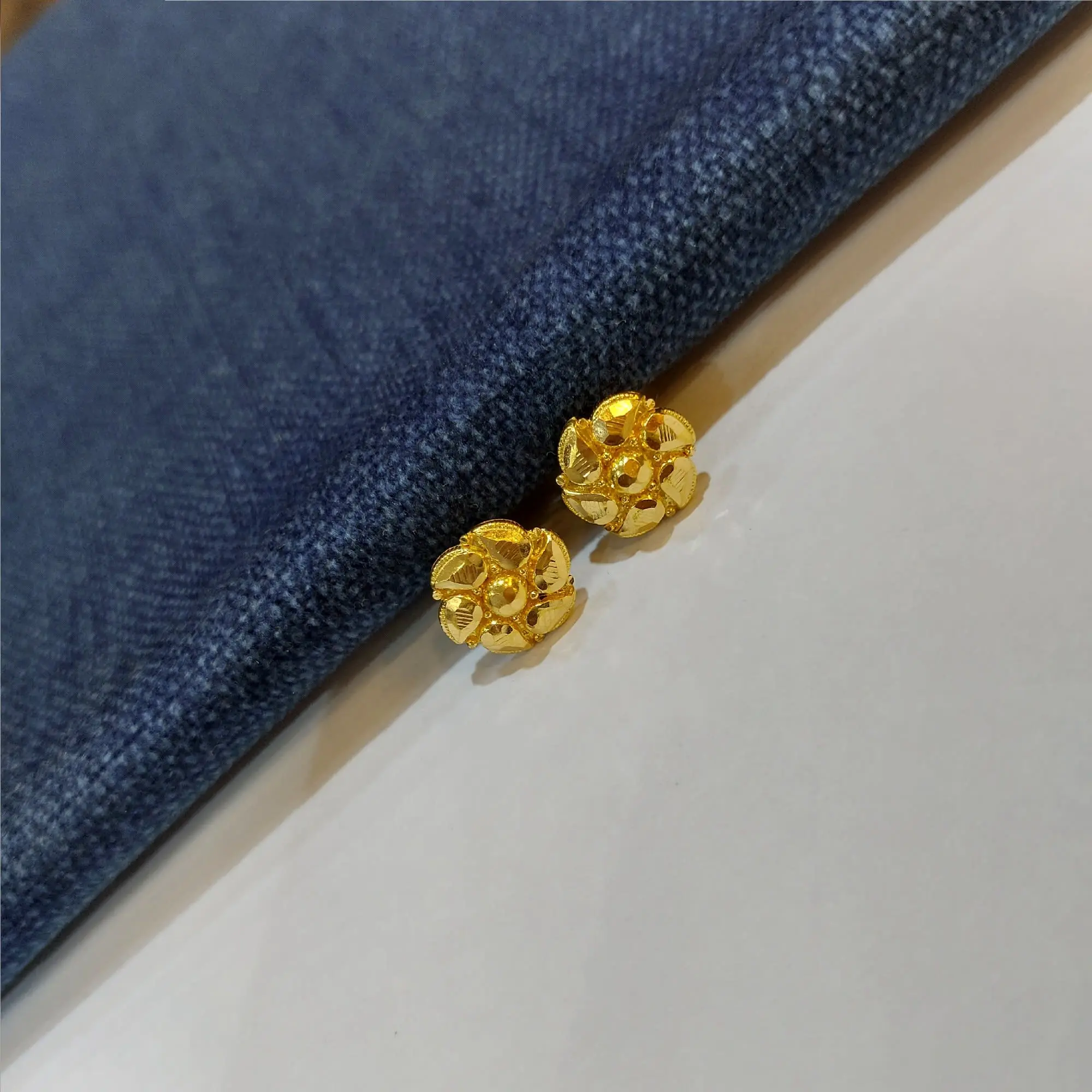 Trendy Gold Ladies Tops