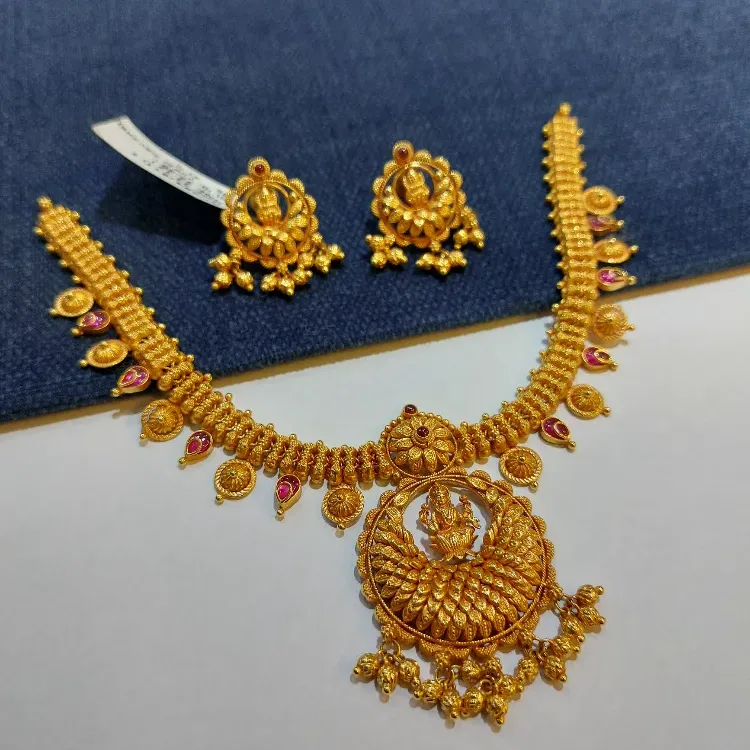 Temeple Short Necklace