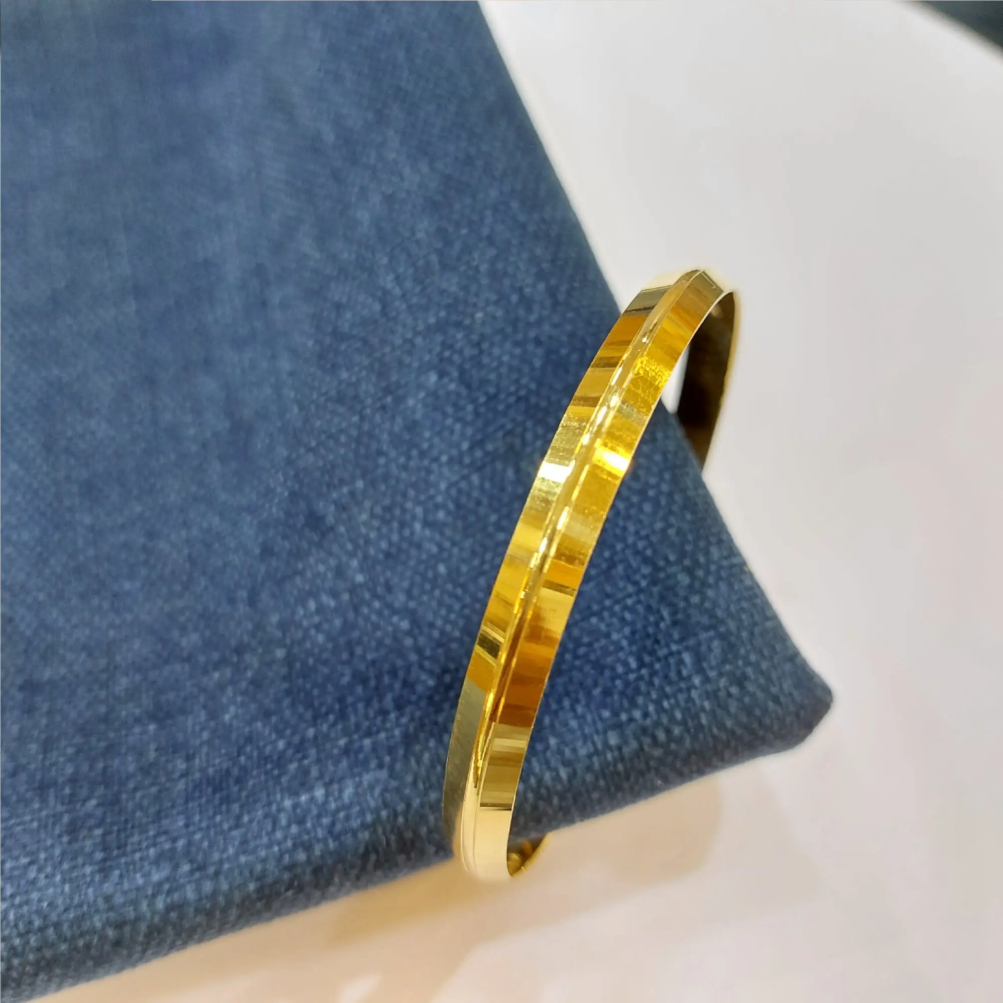 Trendy Gold Kada 