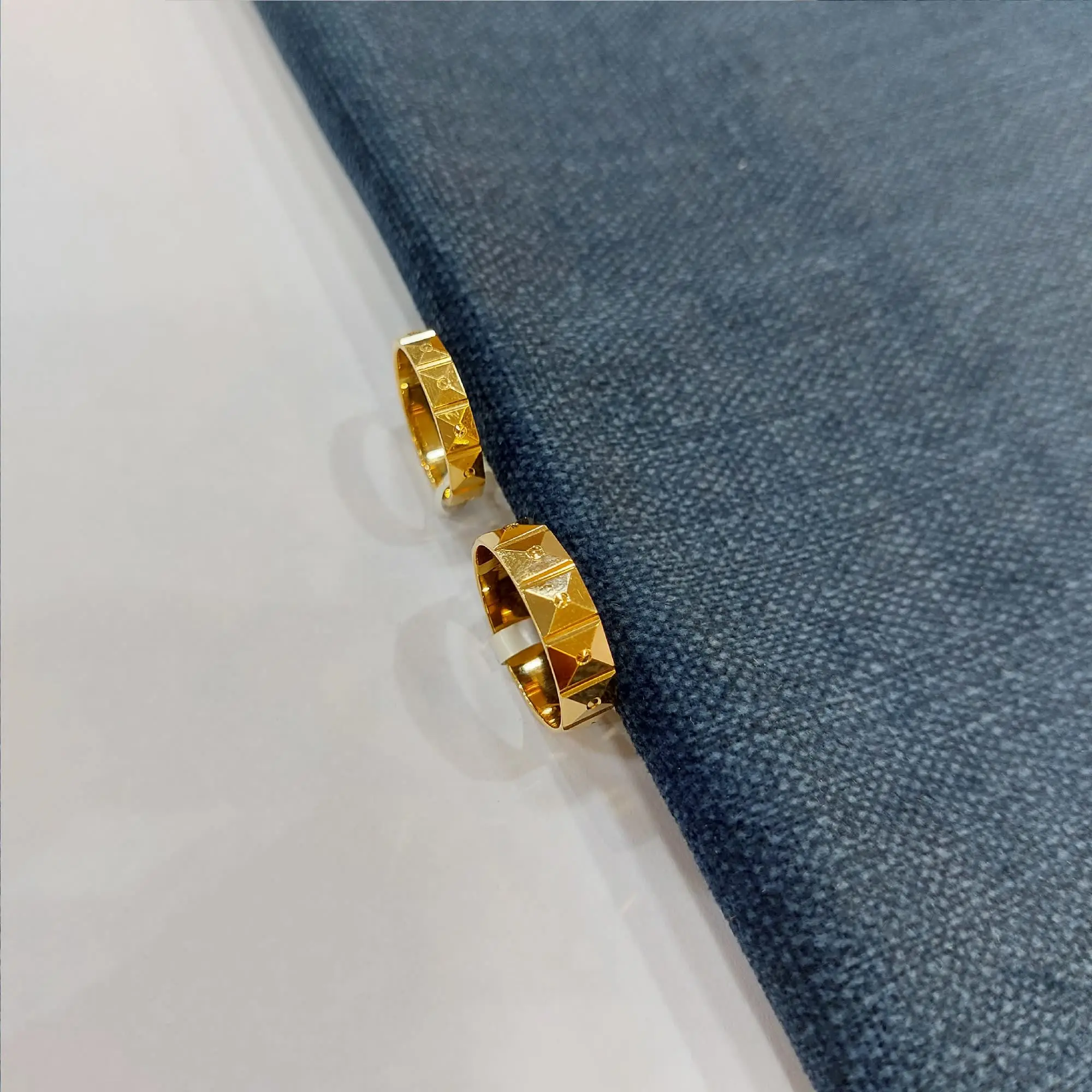 Trendy Gold Couple Rings