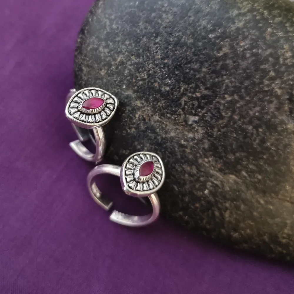 Ruby colour Stone Toe Rings