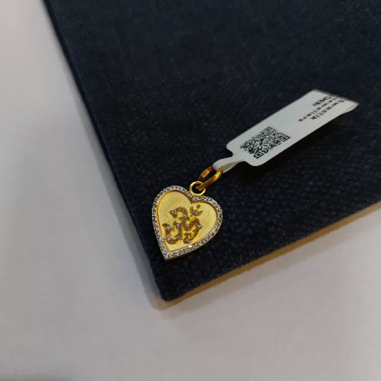 Style Gold Rodium Pendant