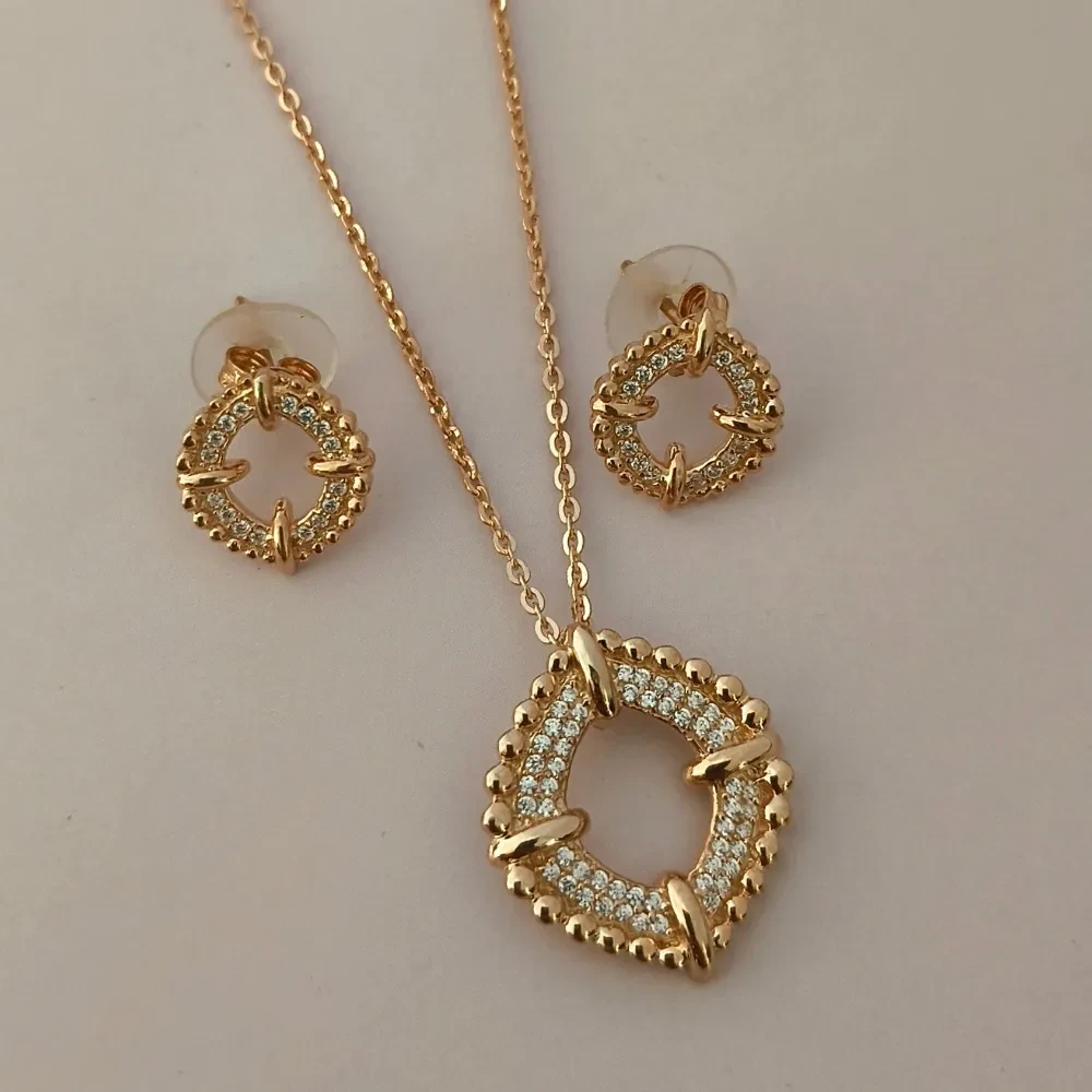 Minimalist Silver Necklace Set