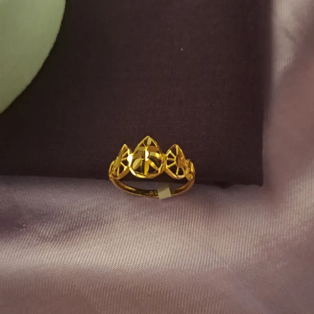 classic Gold Ring