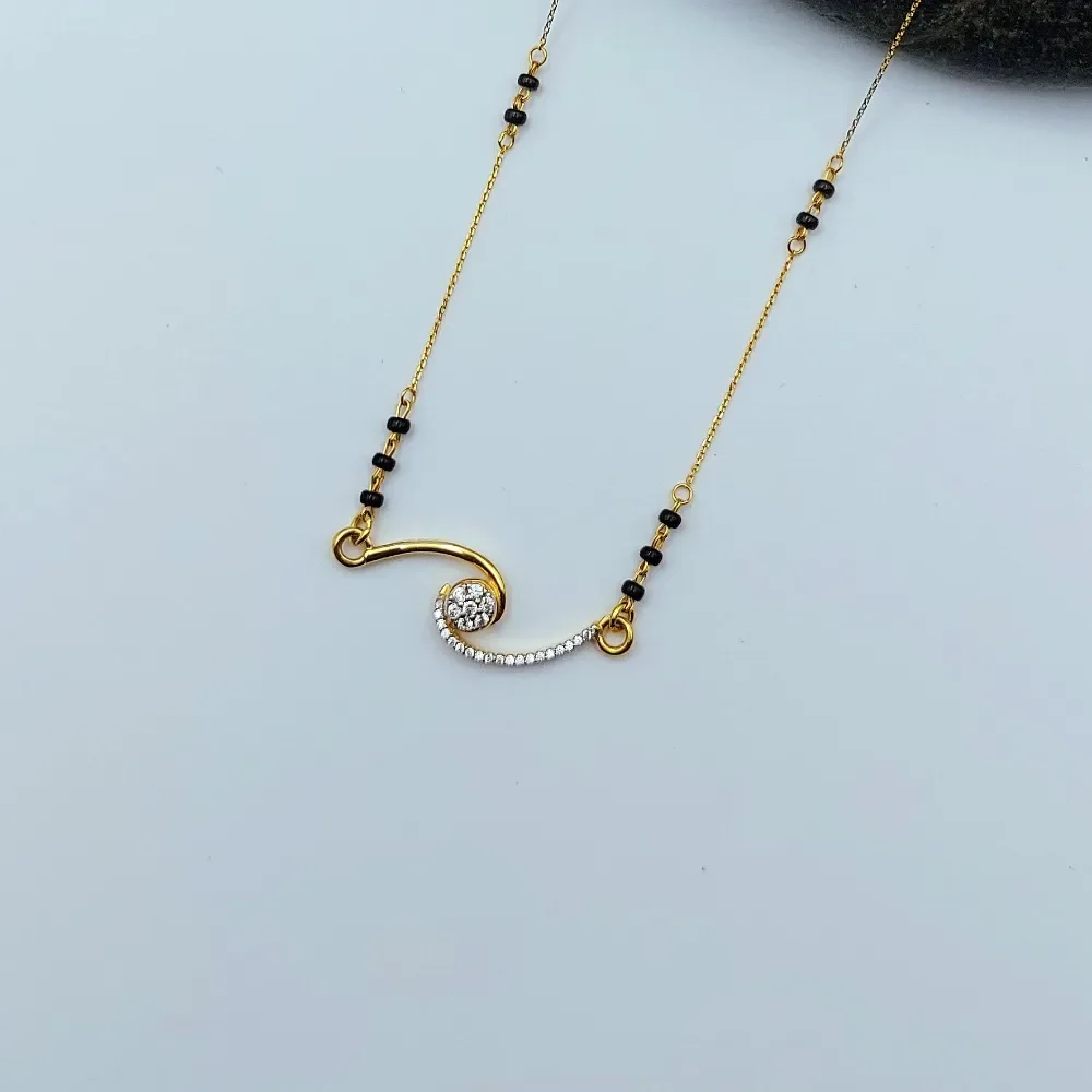 Minimalist 18k Gold Mangalsutra