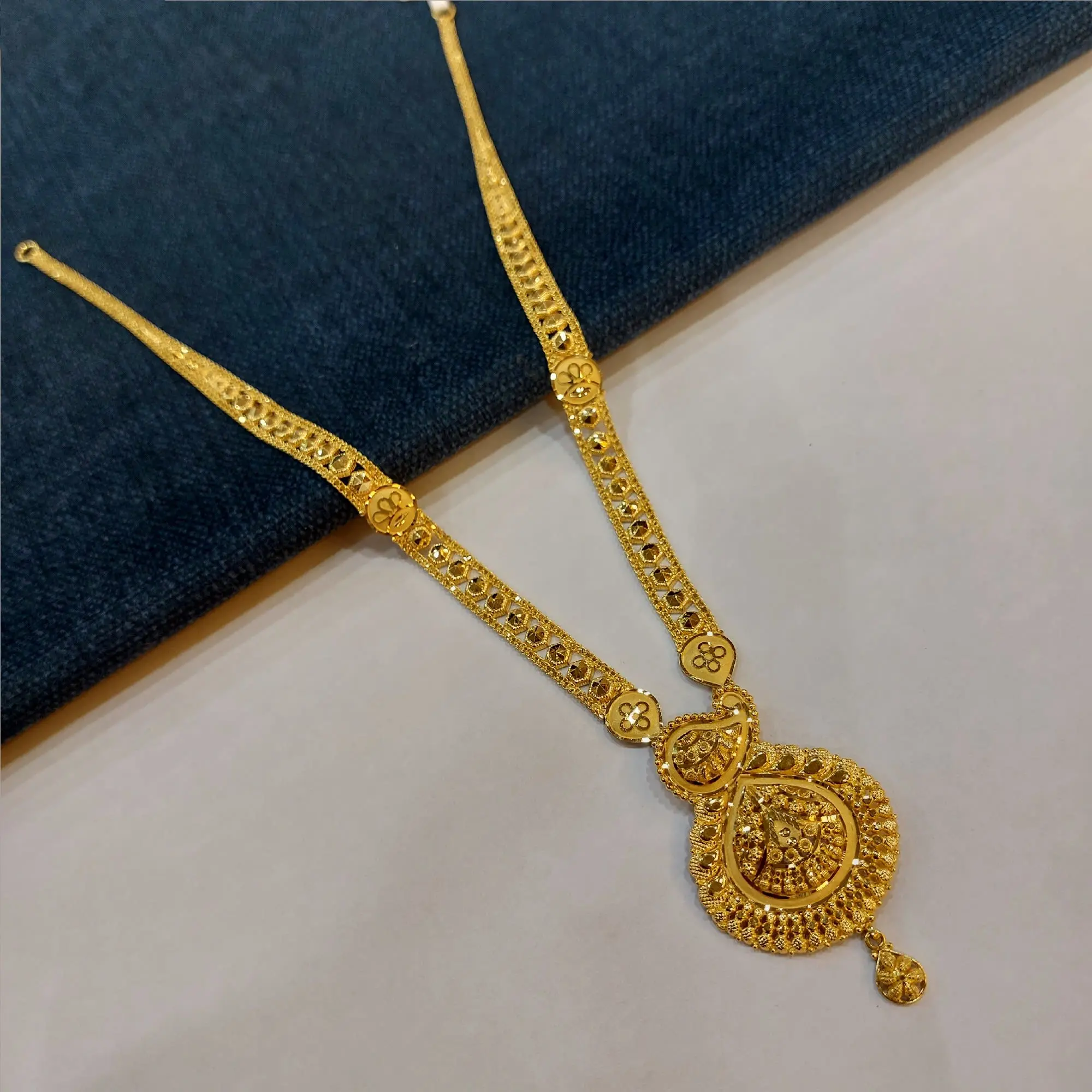 Light Weight Long Necklace