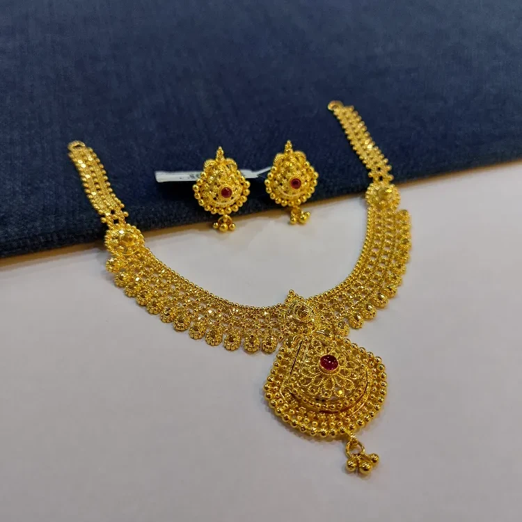 Style Gold Necklace