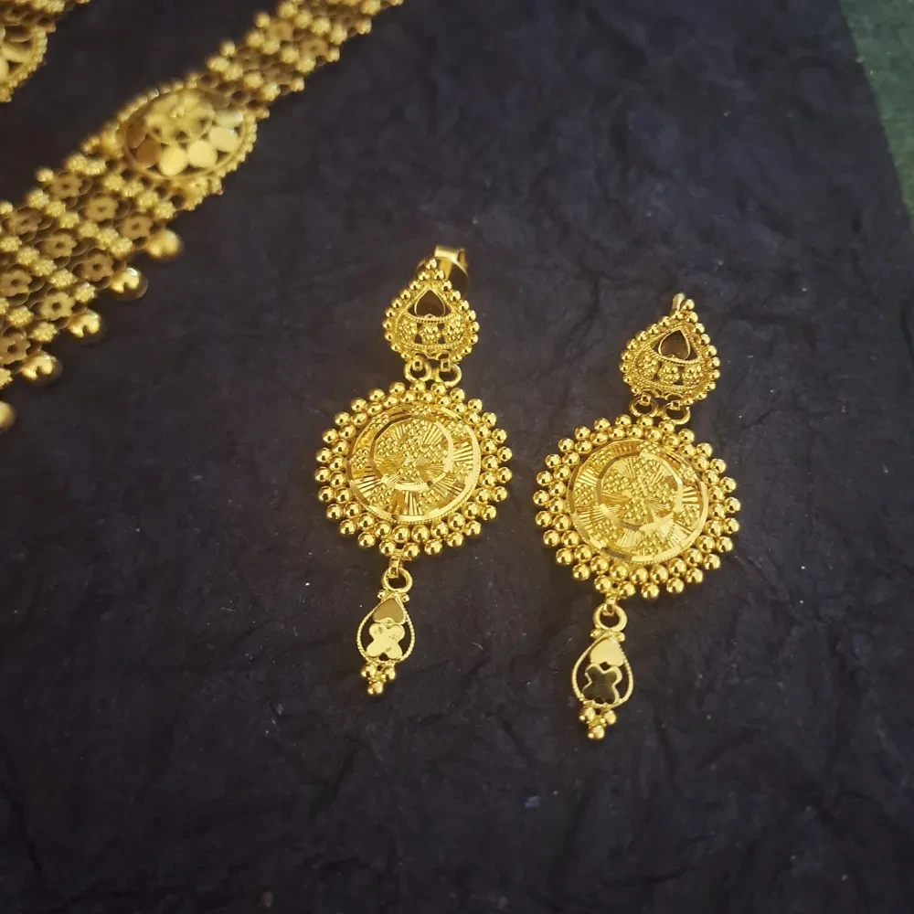 Elegant Necklace Set