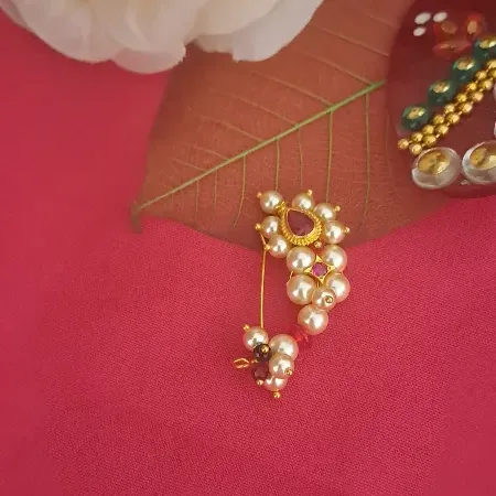 Elegant Gold Nath
