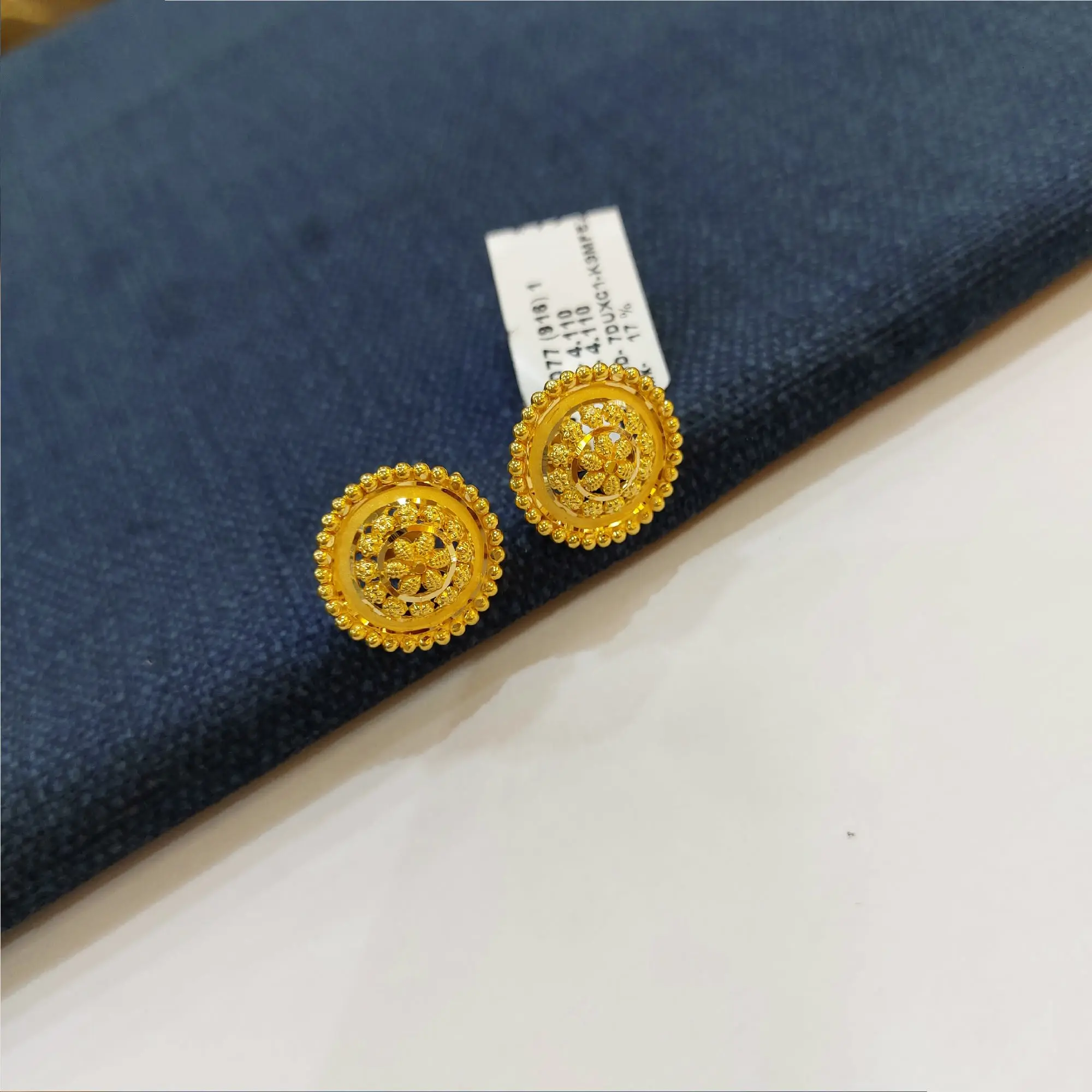 Style Gold Tops