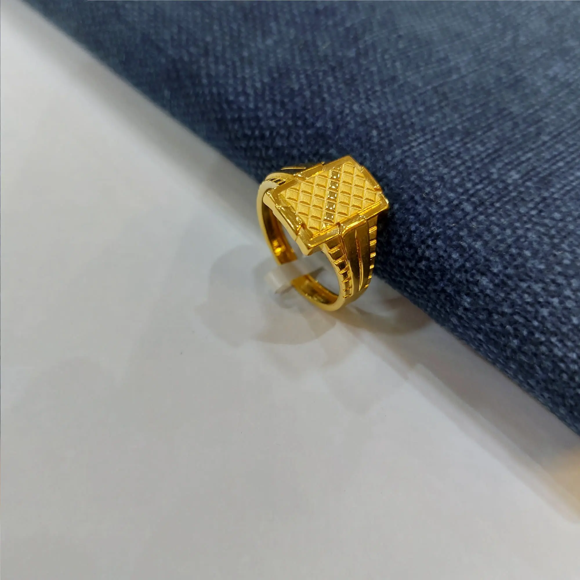 Gold Gents Ring