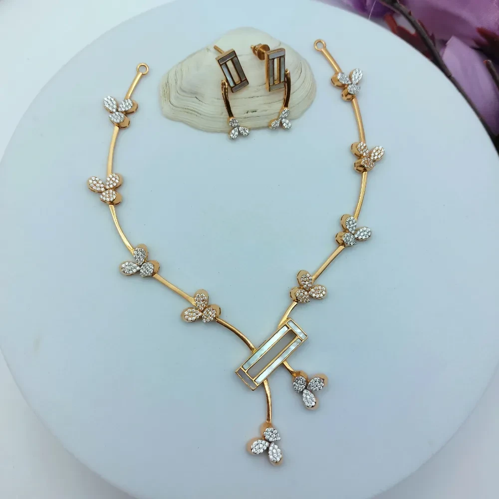 Elegant Mother Of Pearl Necklace Set