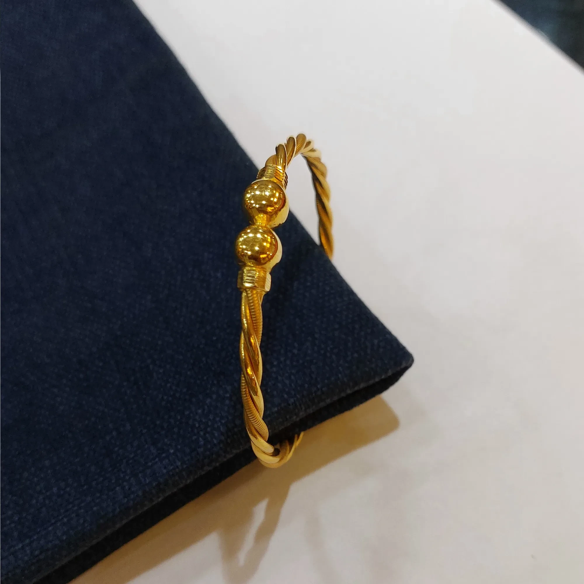 Trendy Gold Ladies Kada