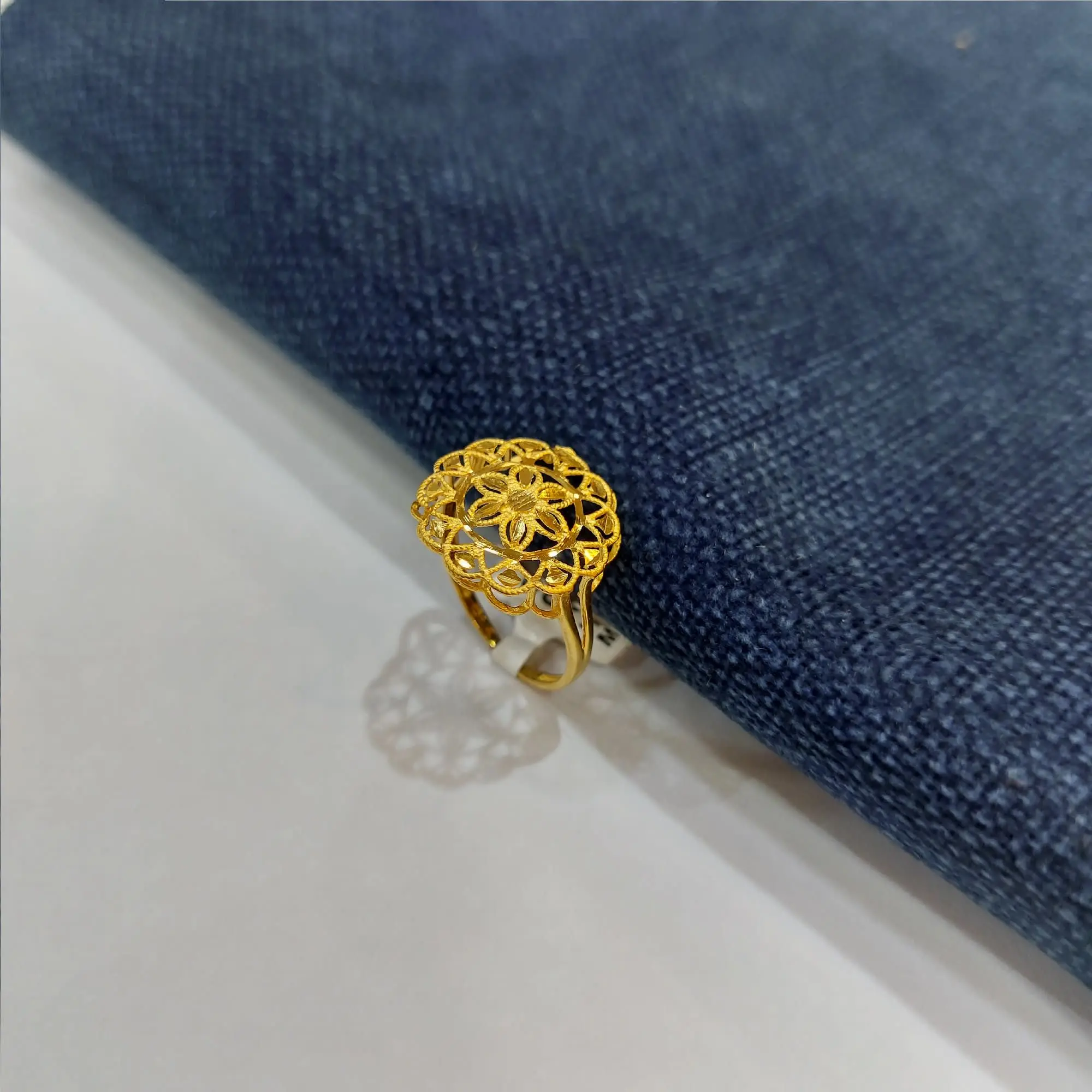 Light Weight Gold Ring