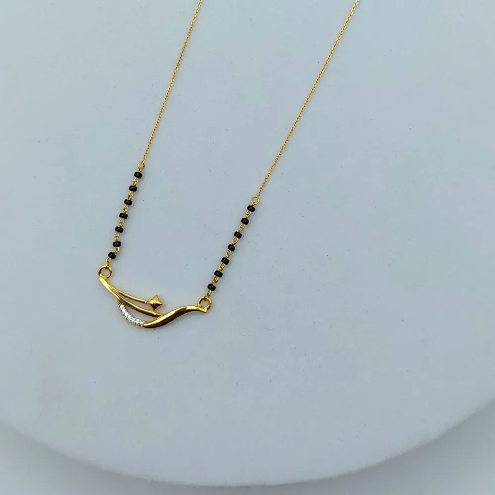 Elegant 18k Gold Mangalsutra