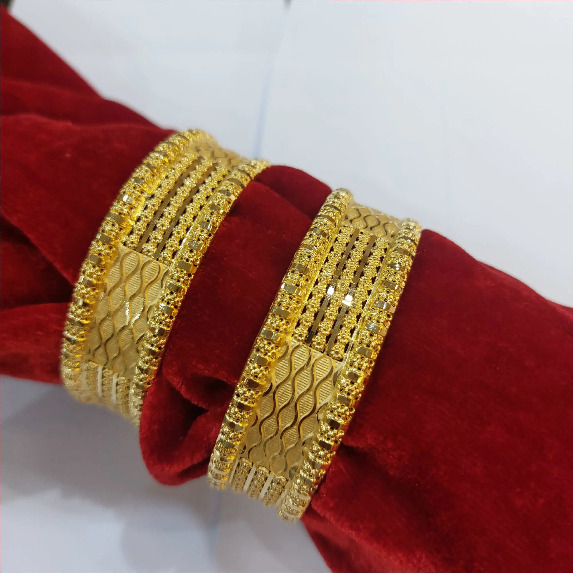 Style Gold Ladies Kangan