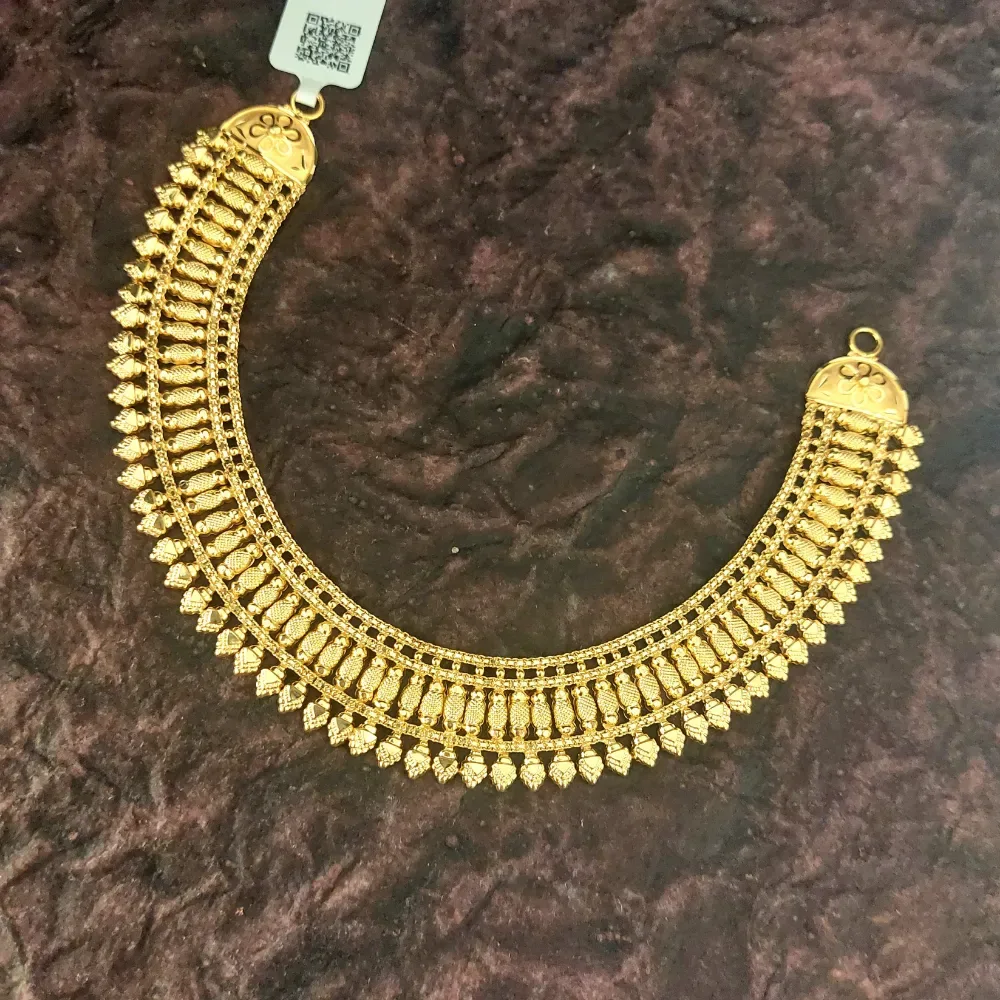Gorgeous choker Necklace