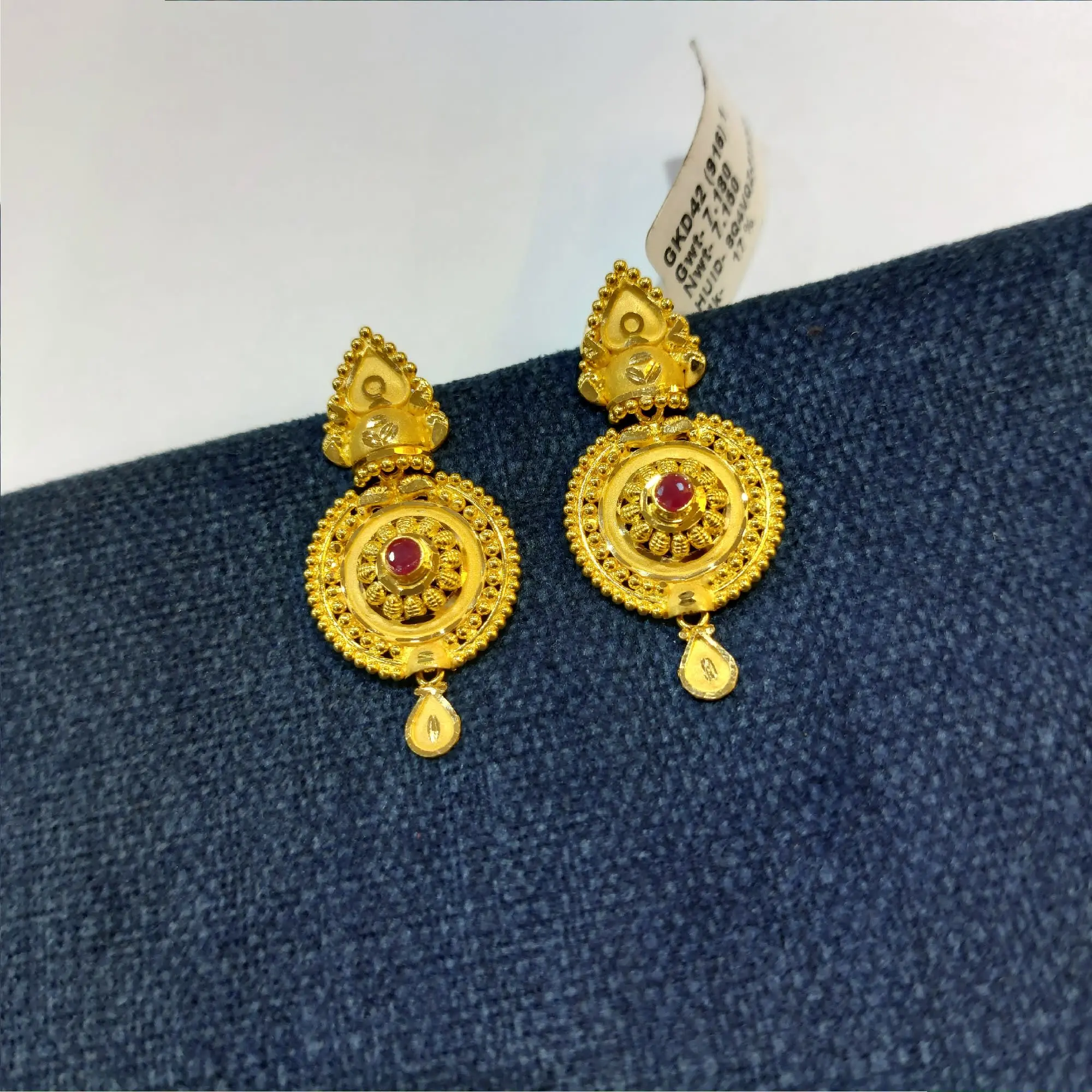 Style Gold Ladies Jhumka