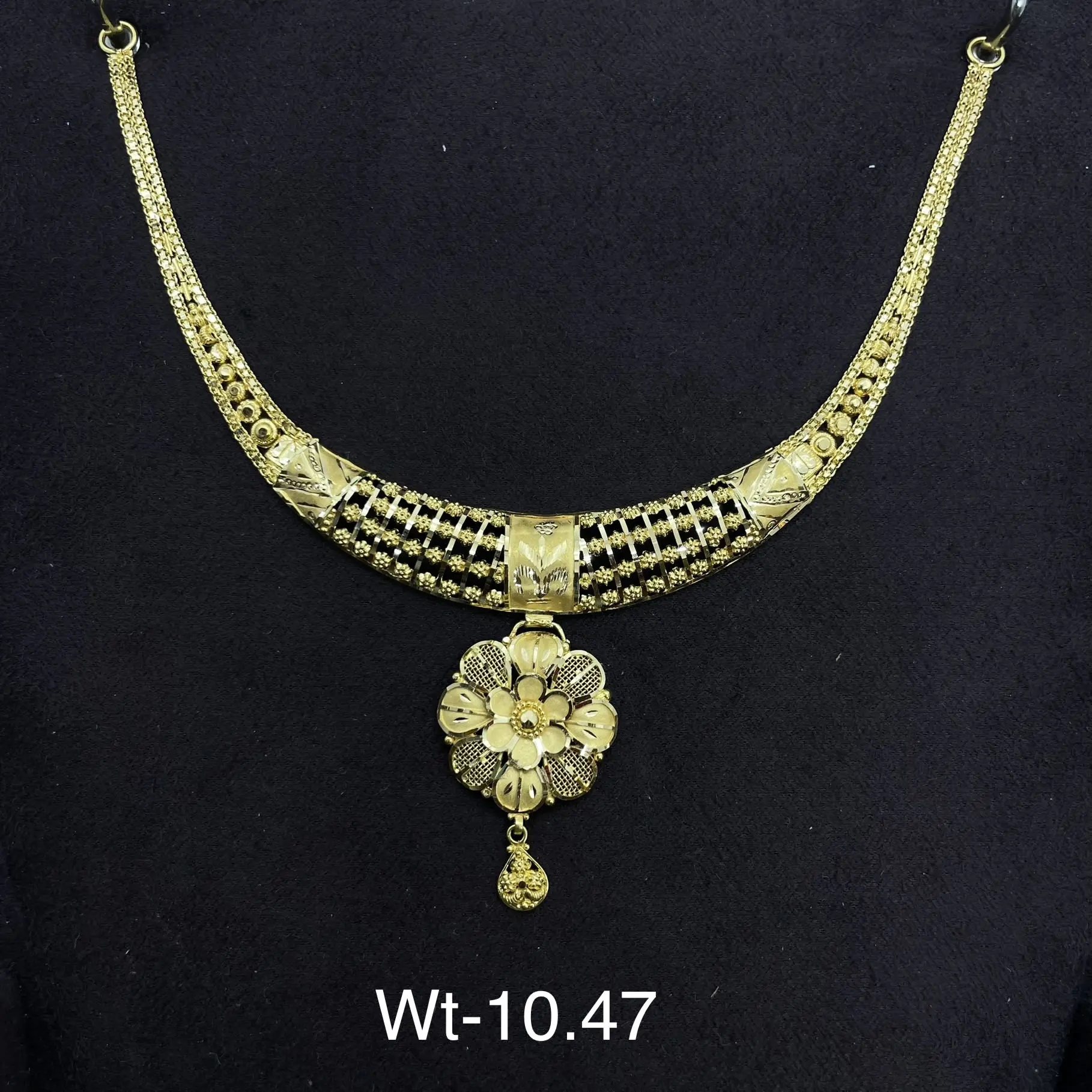 Short Necklaces