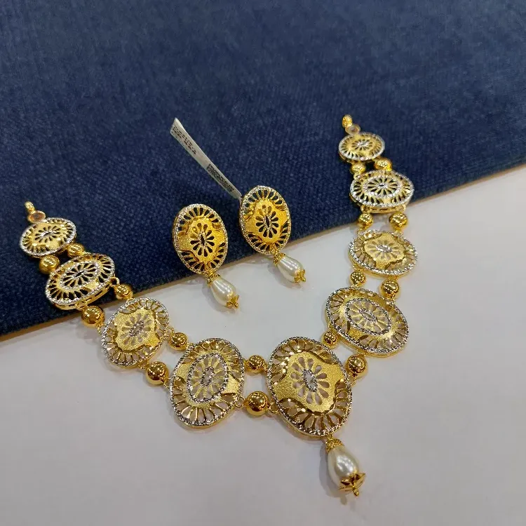 Antique Gold Necklace With White Rodium
