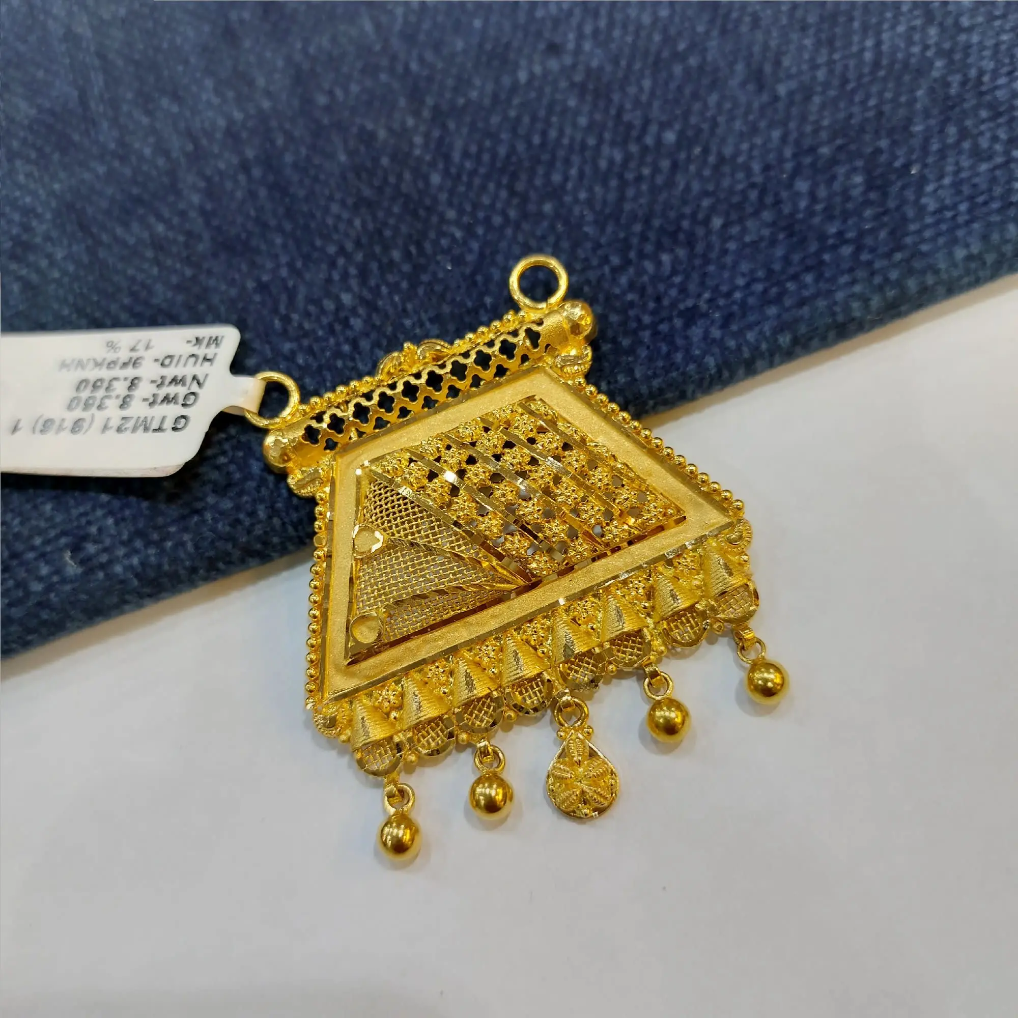 Trendy Gold Mangalsutra Pendant