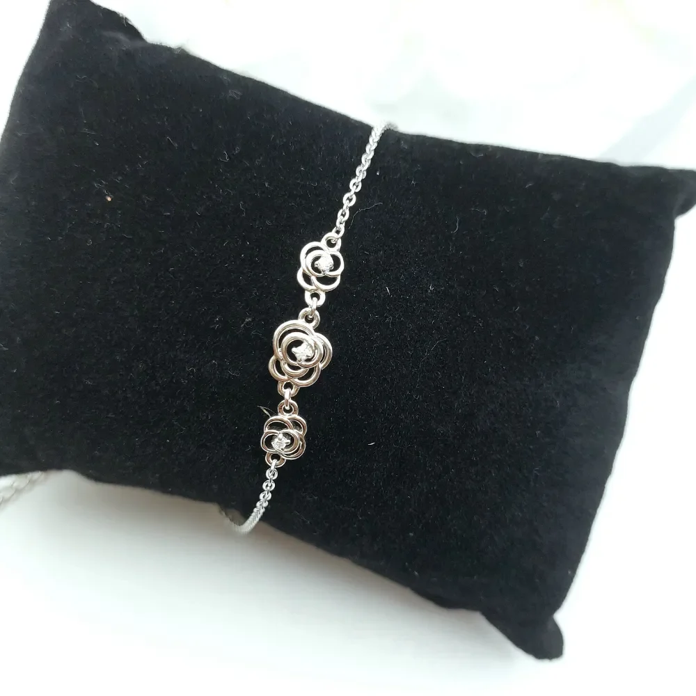 Trendy Floral Charm Silver Bracelet