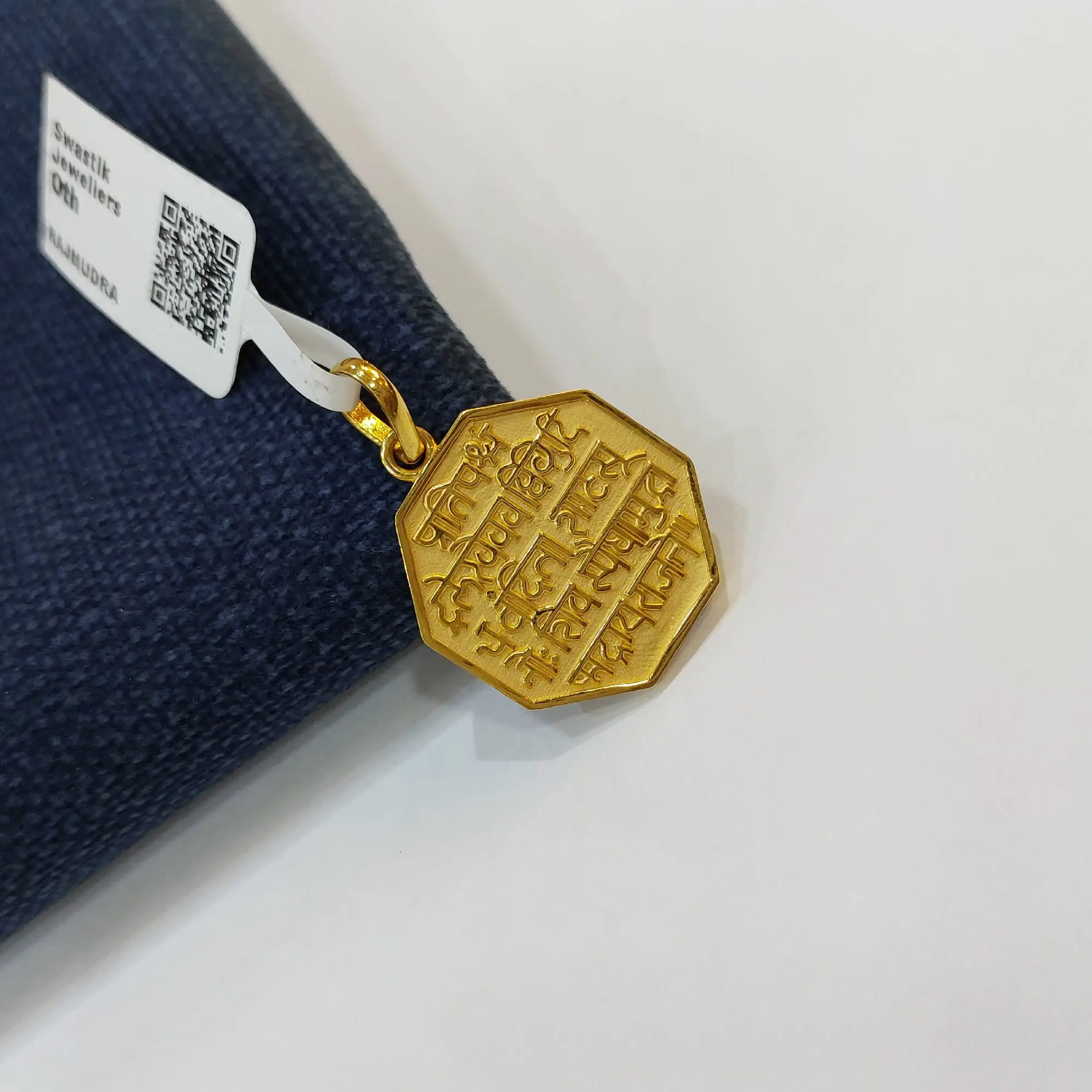 Style Gold Rajmudra Pendant
