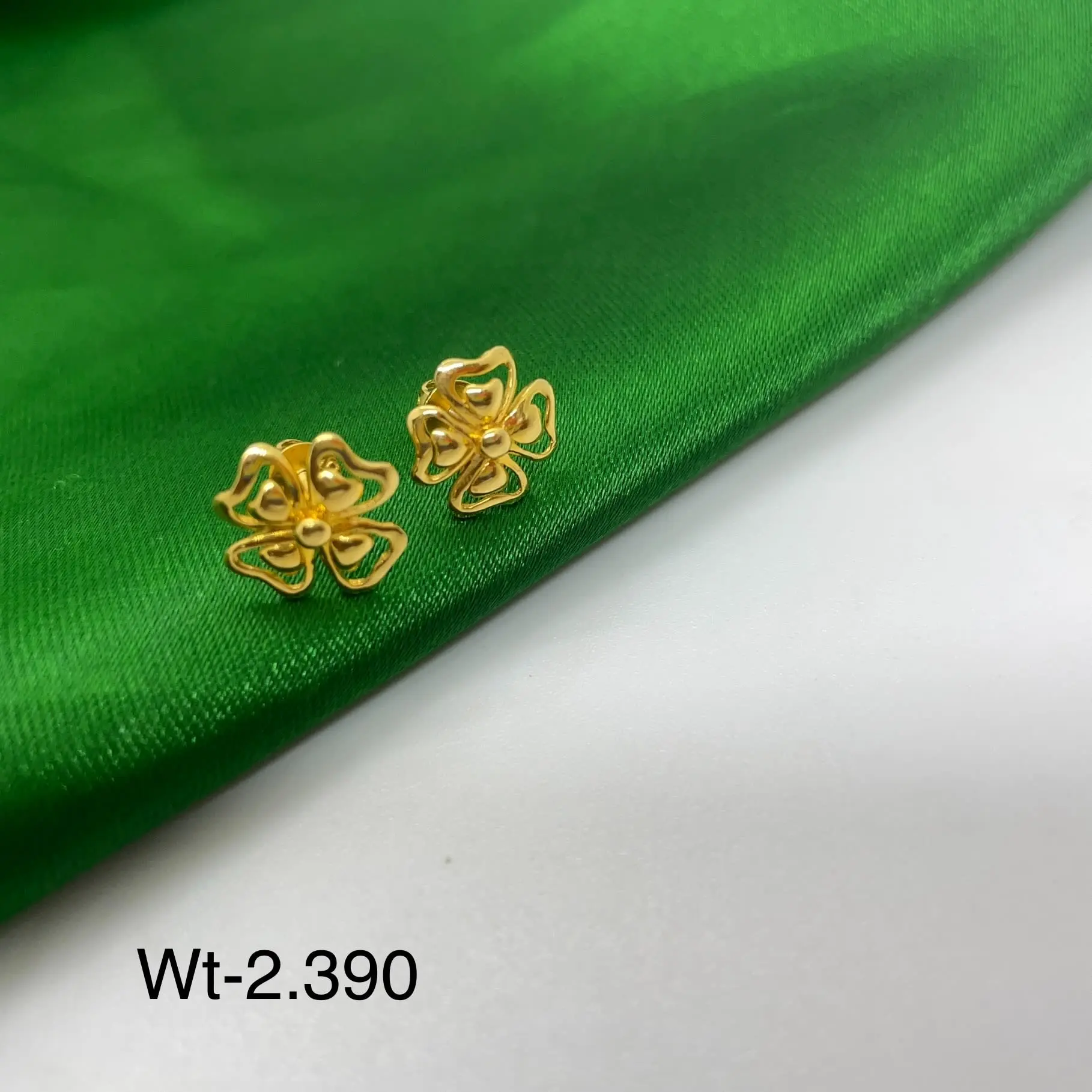 Fancy Flowers Style Gold Tops